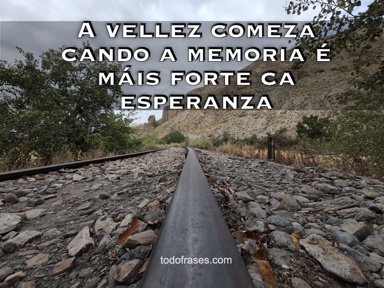 A vellez comeza cando a memoria é máis forte ca esperanza